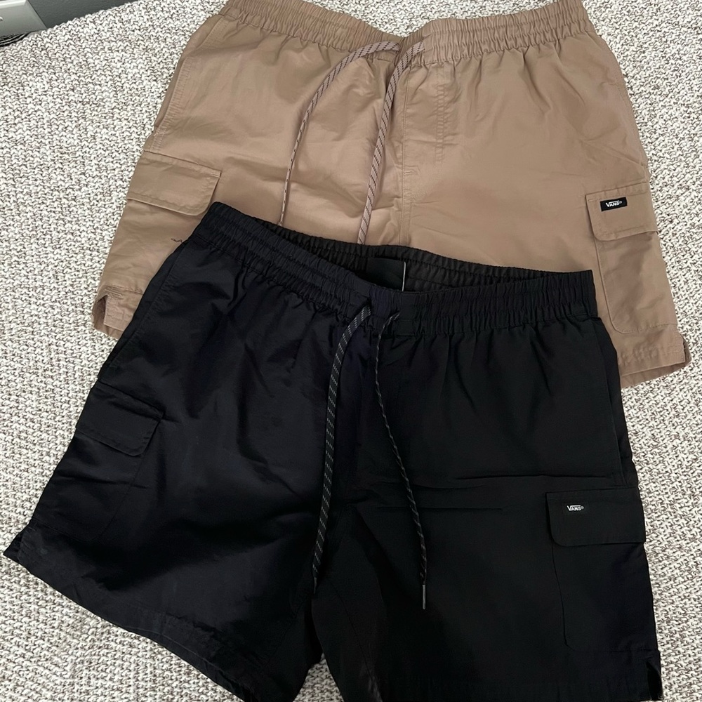 Vans Men's Cargo Shorts in Black and Tan